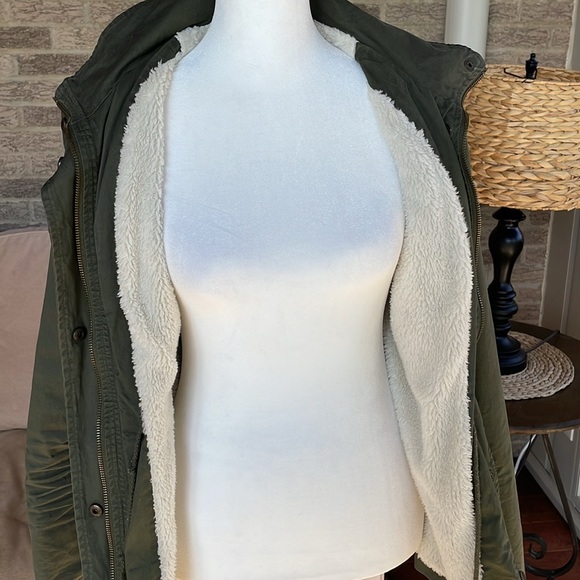 Jacket - Picture 3 of 4